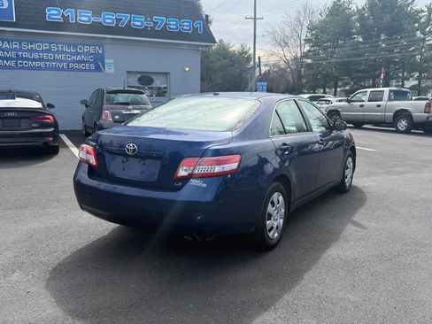 Used 2011 Toyota Camry LE image 11