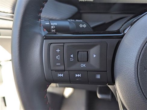 Certified 2025 Nissan Kicks SR image 37