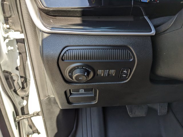Used 2023 Jeep Wagoneer 4WD w/ Convenience Group I image 32
