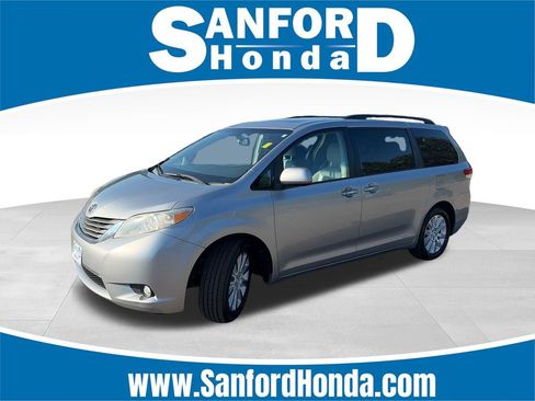 Used 2014 Toyota Sienna XLE AWD/4WD image 1