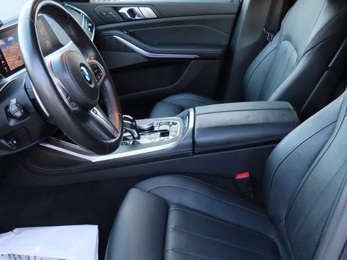 Used 2021 BMW X7 M50i image 41