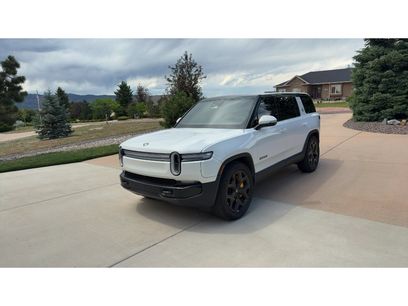 Used 2025 Rivian R1S Premium