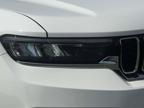Used 2023 Jeep Grand Cherokee 4WD 4xe image 7