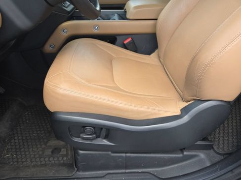 Used 2025 Land Rover Defender 90 S AWD/4WD image 10