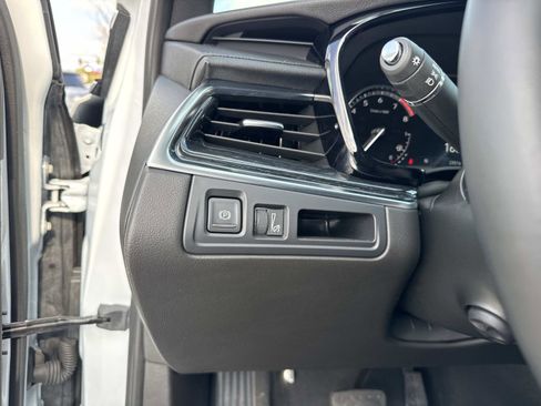 Certified 2025 Cadillac XT5 Premium Luxury image 33