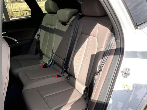 Certified 2025 Audi Q5 Premium w/ Convenience Package image 19