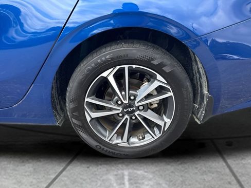 Used 2024 Kia Forte LXS w/ LXS Technology Package FWD image 16