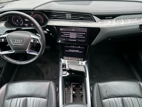 Used 2023 Audi e-tron Premium w/ Convenience Plus Package image 3