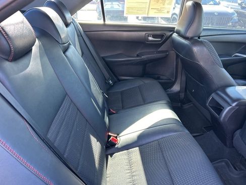 Used 2015 Toyota Camry SE image 16