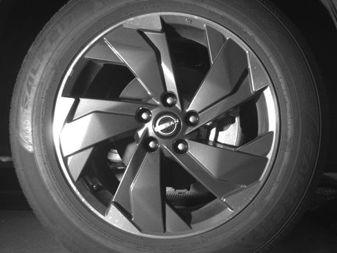Used 2025 Nissan Rogue SV FWD image 13