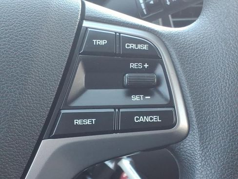 Used 2017 Hyundai Elantra SE image 26