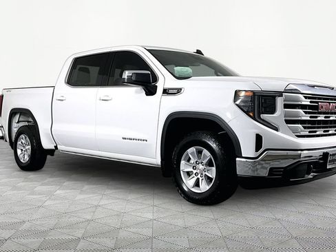 Used 2024 GMC Sierra 1500 SLE AWD/4WD image 3