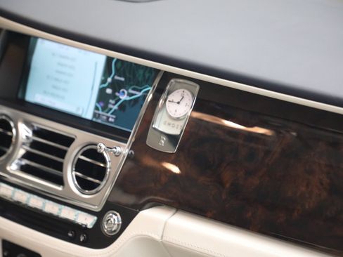 Certified 2014 Rolls-Royce Ghost RWD image 32
