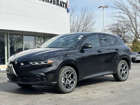 New 2025 Alfa Romeo Tonale w/ Premium Package image 3