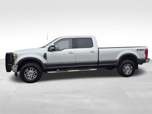 Used 2017 Ford F250 Lariat w/ Lariat Value Package image 3