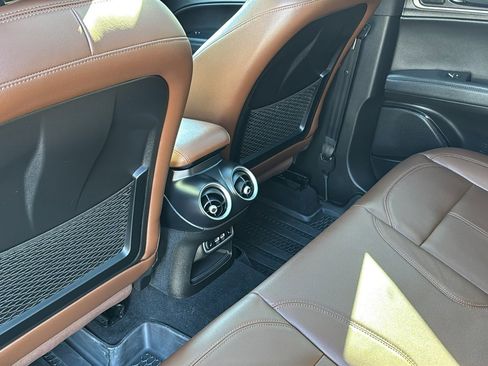 Used 2024 Alfa Romeo Stelvio Ti image 33