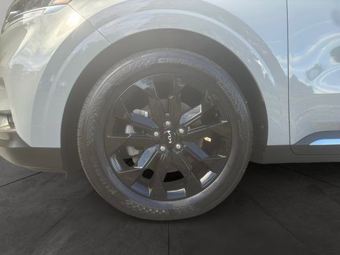 Used 2023 Kia Carnival SX image 14