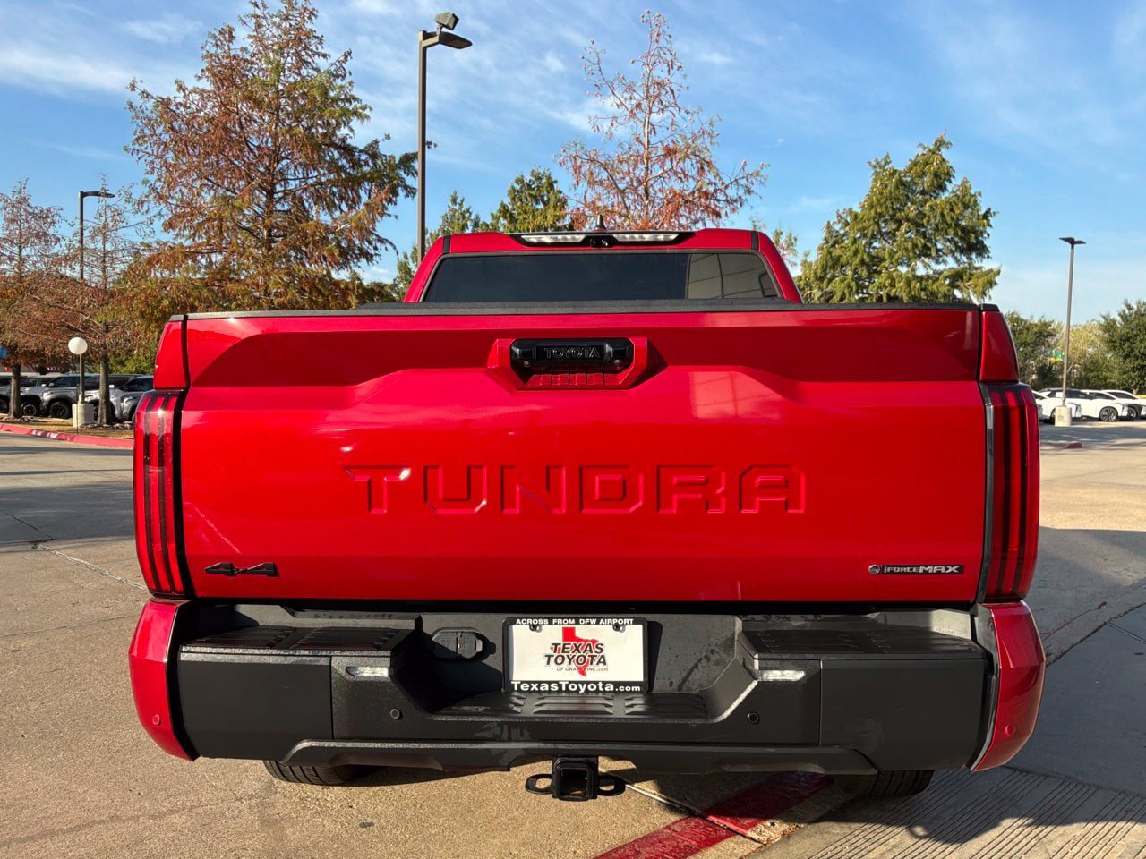 Used 2025 Toyota Tundra Limited AWD/4WD image 7
