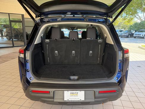 Used 2025 Nissan Pathfinder SV image 24