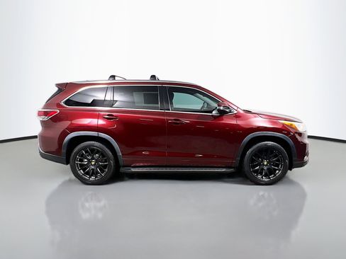 Used 2015 Toyota Highlander Limited Platinum FWD image 3
