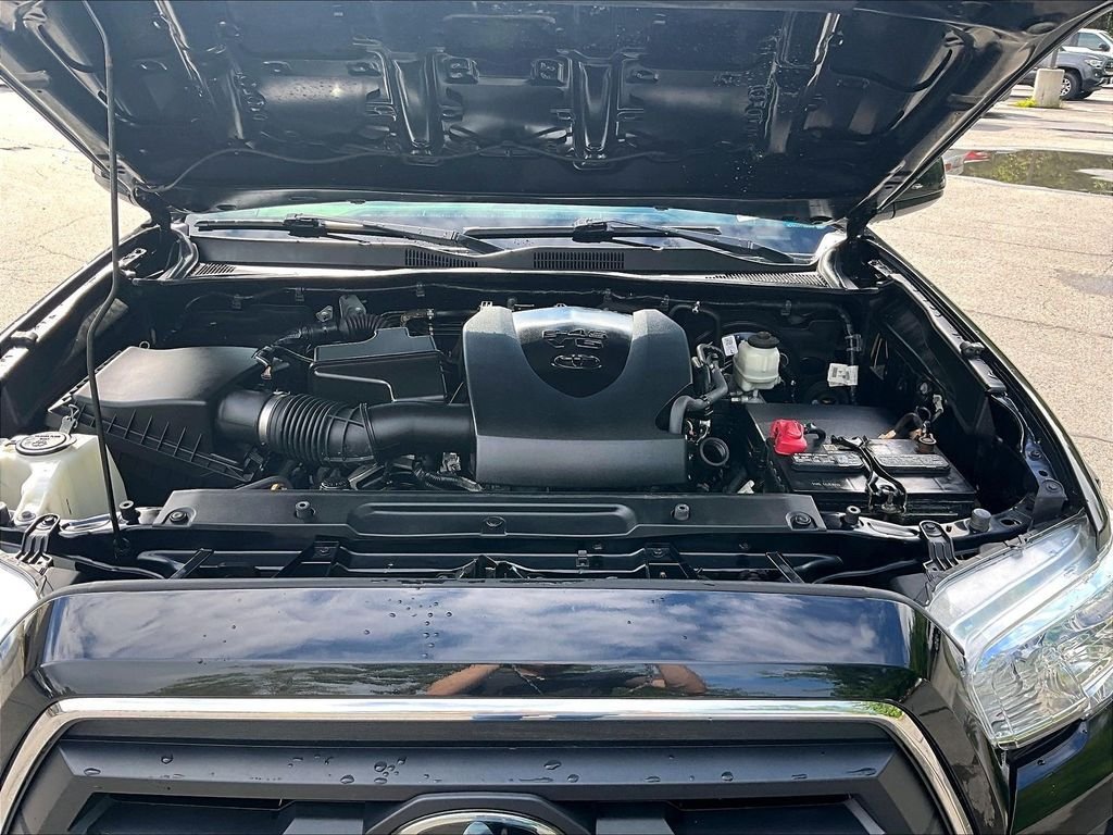 Certified 2021 Toyota Tacoma SR5 AWD/4WD image 29