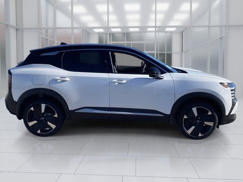 New 2026 Nissan Kicks SR w/ SR Premium Package image 7