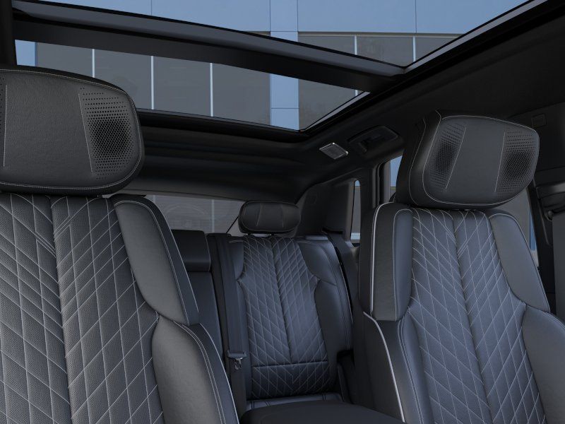 New 2027 Cadillac Lyriq Signature Luxury AWD/4WD image 24