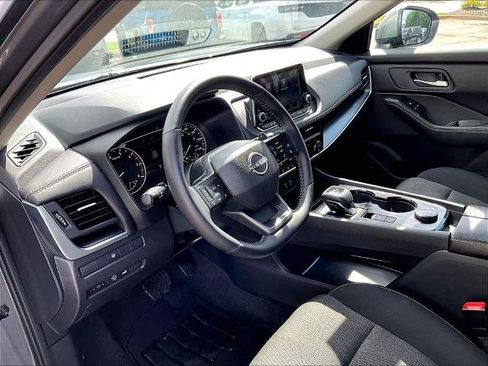 Certified 2026 Nissan Rogue SV AWD/4WD image 8