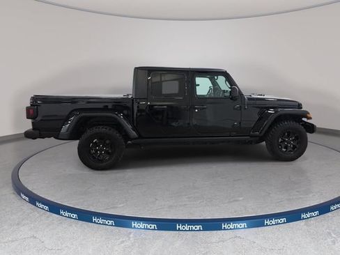 Used 2023 Jeep Gladiator Sport AWD/4WD image 5