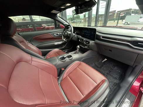 Used 2025 Ford Mustang GT Premium RWD image 24