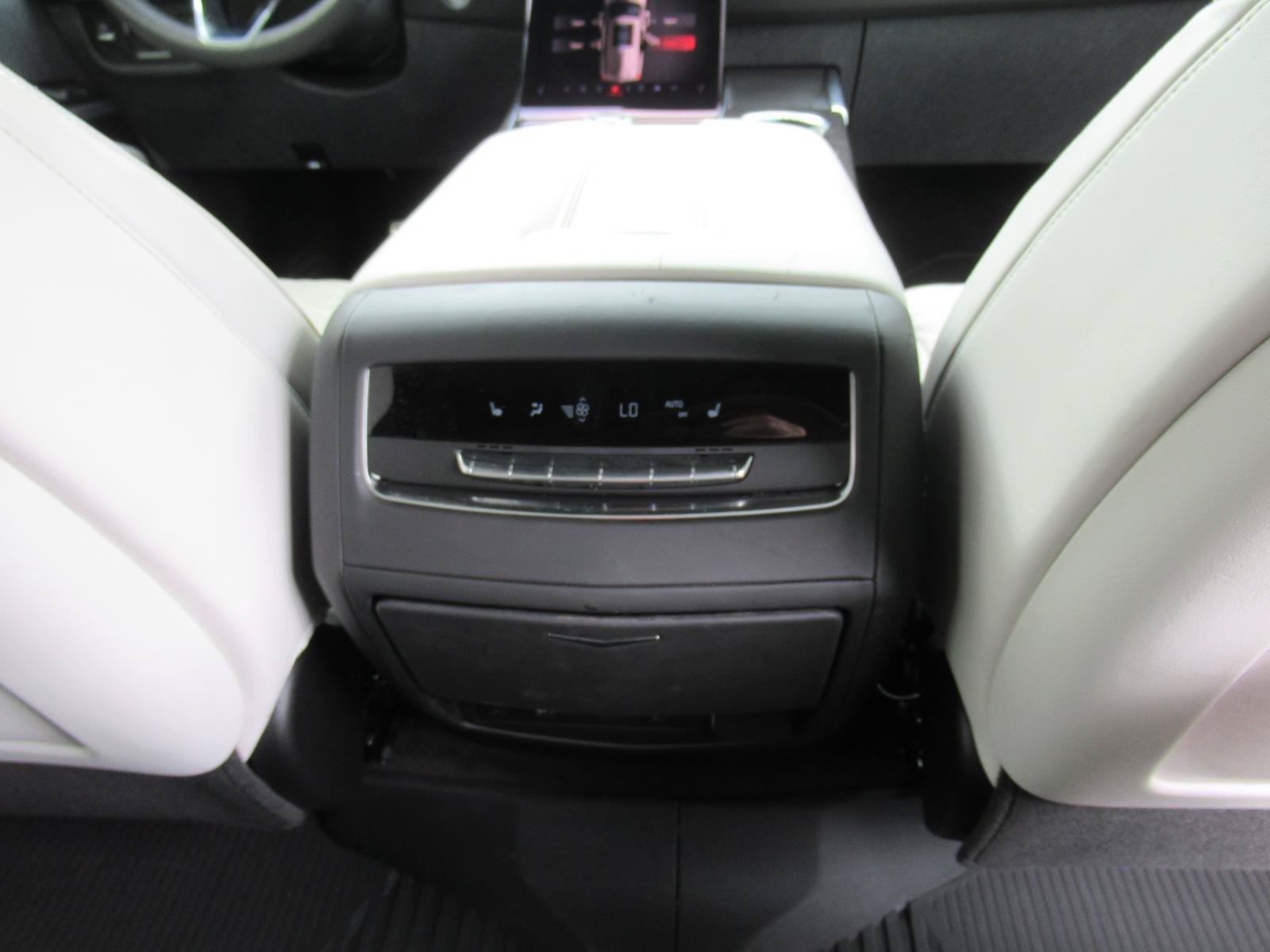 Certified 2025 Cadillac Escalade V AWD/4WD image 36