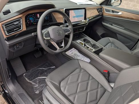 New 2026 Volkswagen Atlas SE image 10