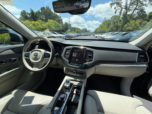 Used 2025 Volvo XC90 T8 Ultra w/ Lounge Package AWD/4WD image 19