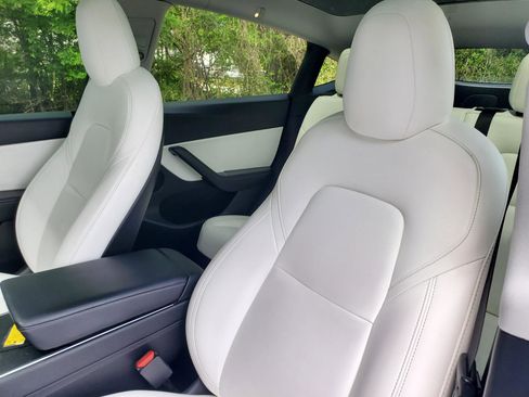 Used 2021 Tesla Model Y Long Range image 29