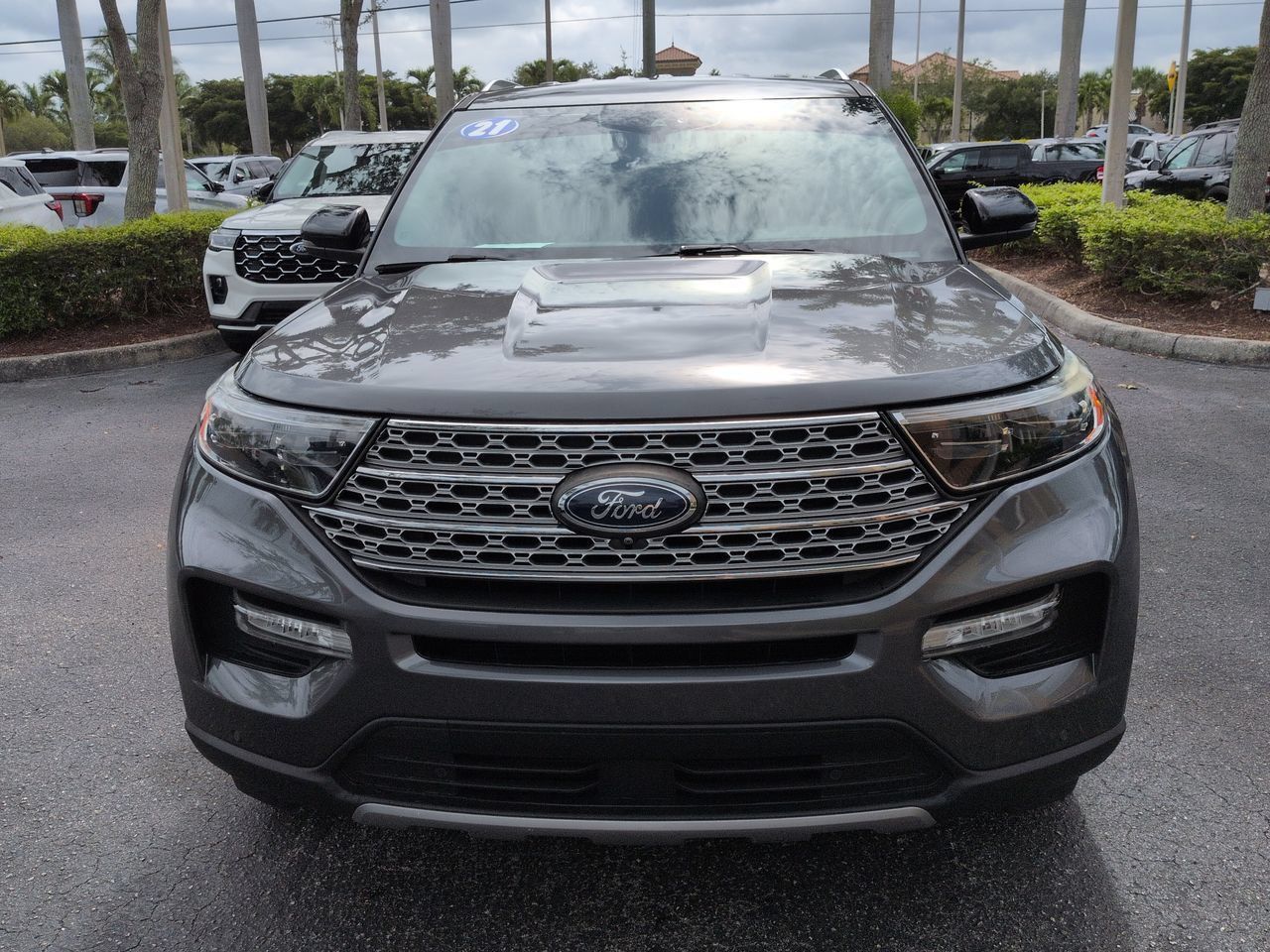 Used 2021 Ford Explorer Limited w/ Equipment Group 301A RWD image 9