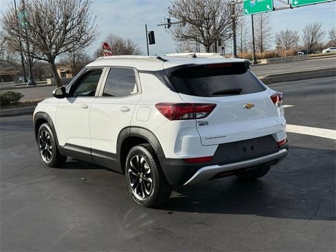 Used 2022 Chevrolet TrailBlazer LT w/ Convenience Package image 3
