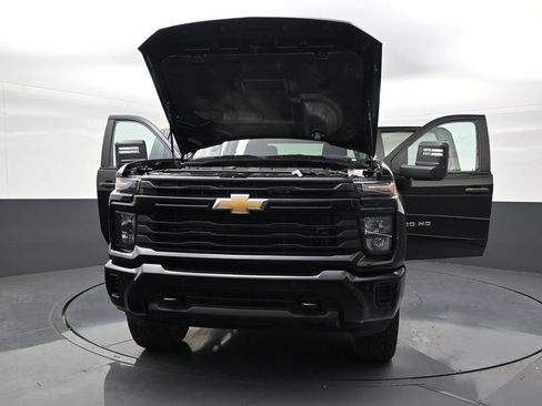 Used 2025 Chevrolet Silverado 2500 Custom w/ Custom Value Package AWD/4WD image 33