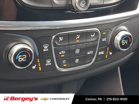 Used 2023 Chevrolet Traverse LT AWD/4WD image 20