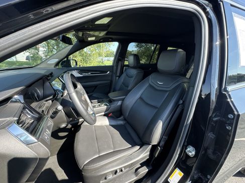 Certified 2025 Cadillac XT6 Premium Luxury image 11