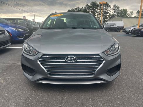 Used 2021 Hyundai Accent SE FWD image 2