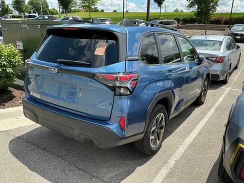 Used 2025 Subaru Forester Premium AWD/4WD image 5