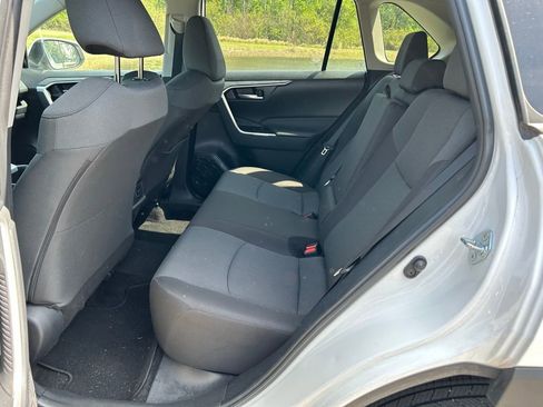 Used 2025 Toyota RAV4 XLE image 13