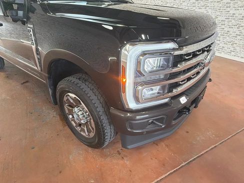 Used 2024 Ford F250 King Ranch w/ FX4 Off-Road Package AWD/4WD image 9