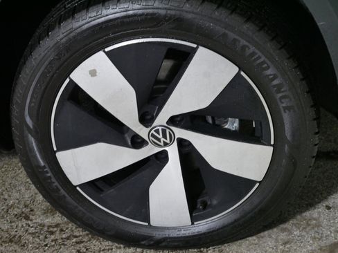 Used 2025 Volkswagen Taos S image 15