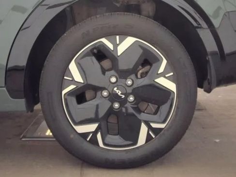 Used 2024 Kia Niro Wind w/ Wind Preserve Package FWD image 12