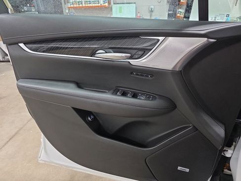 Certified 2021 Cadillac XT6 Premium Luxury image 29