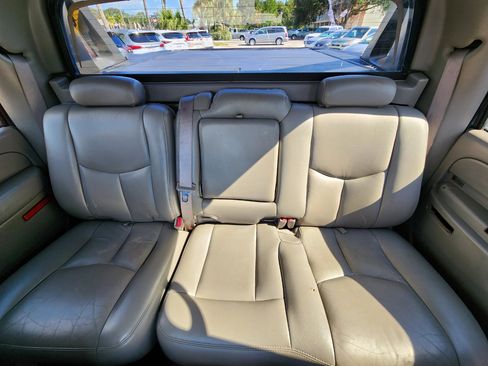 Used 2005 Chevrolet Avalanche Z71 w/ Sun And Sound Package image 14