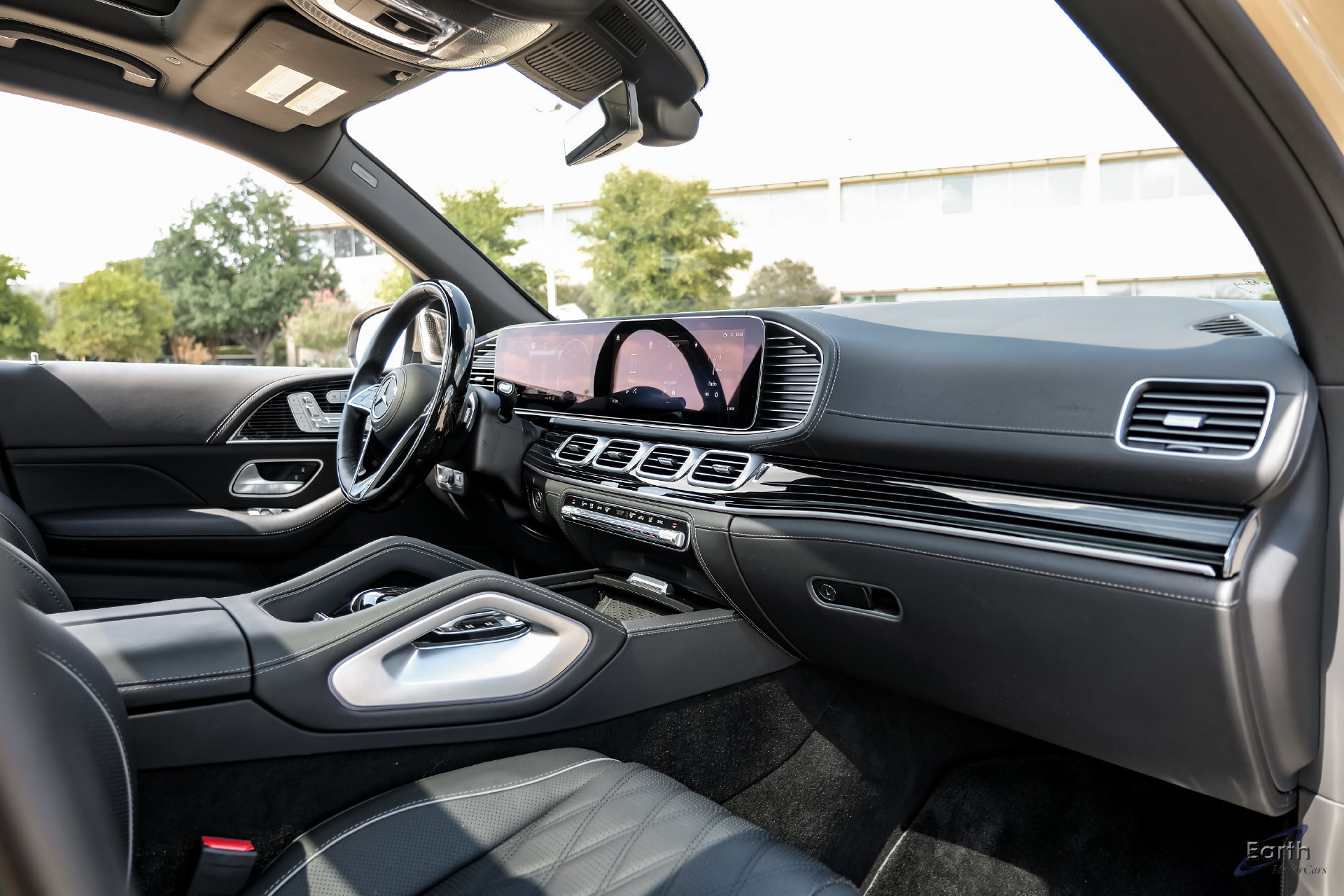 Used 2024 Mercedes-Benz Maybach GLS 600 4MATIC image 48