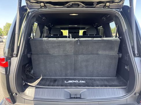 Used 2024 Lexus GX 550 w/ Accessory Package (2T) AWD/4WD image 24
