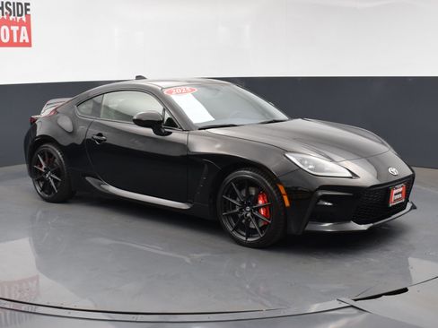 Used 2025 Toyota GR86 Premium w/ Performance Package image 6